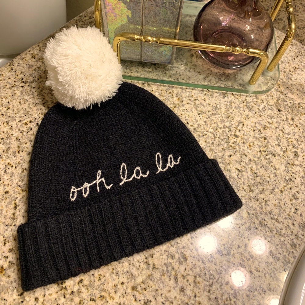 NEW😍KATE SPADE~BLACK CREAM BEANIE HAT/WHITE POM😍